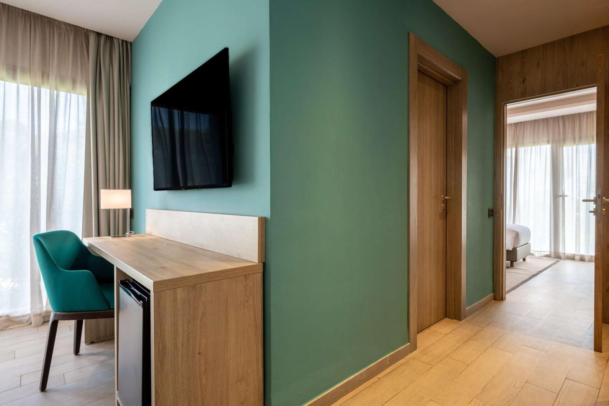 Radisson Blu Resort Al Hoceima Exterior photo A room at the hotel